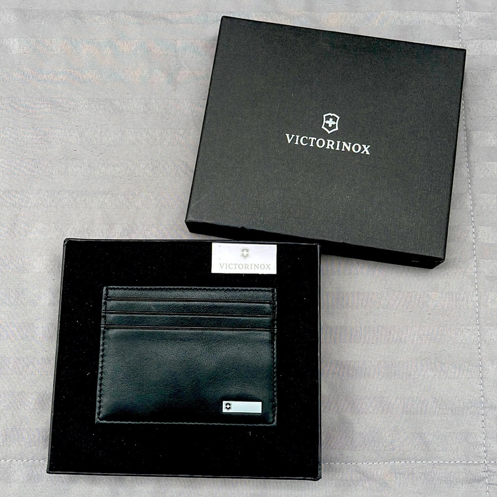 VICTORINOX ALTIUS 3.0 SAPPORO leather slim card case